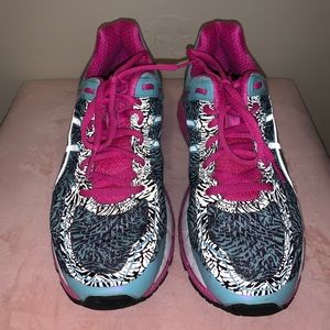 LIKE NEW ASICS Running Shoes